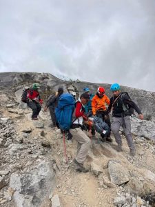 ATENCIÓN: RESCATE EN LA CORDILLERA BLANCA | Turista mexicana es evacuada tras accidente en el Alpamayo